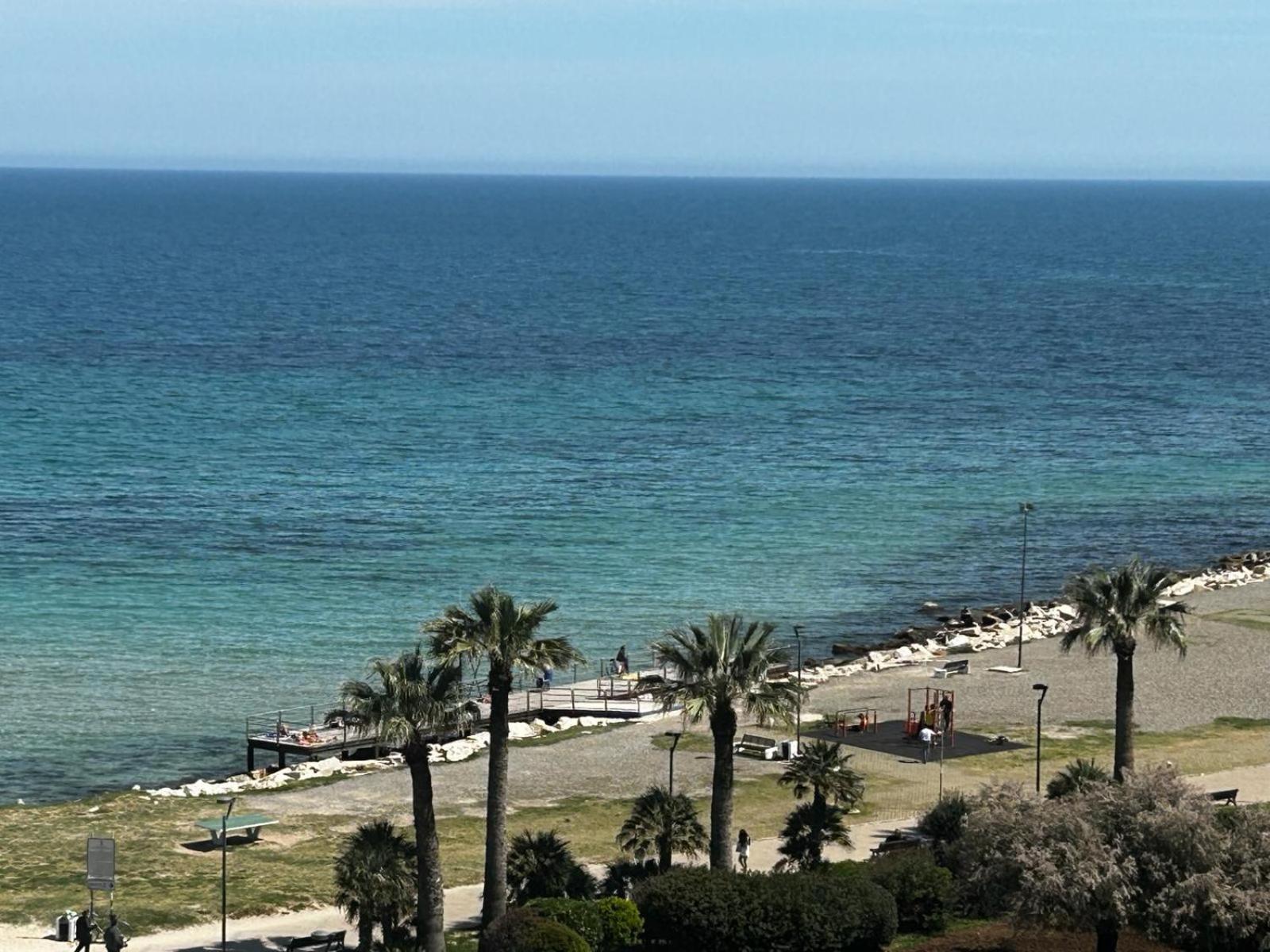 Front Beach Apartment - 3 Bedrooms Bari Exterior foto